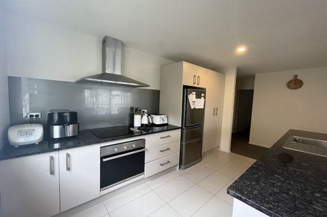 Photo of property in 22 Popokatea Drive, Takanini, 2112