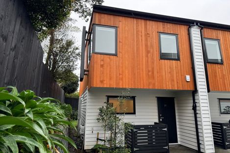 Photo of property in 21 Windy Ridge Road, Glenfield, Auckland, 0629