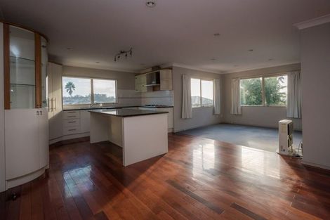 Photo of property in 42 Mandeville Place, Unsworth Heights, Auckland, 0632