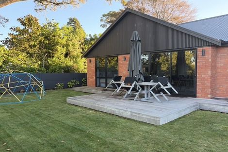 Photo of property in 427 Carrington Street, Upper Vogeltown, New Plymouth, 4310