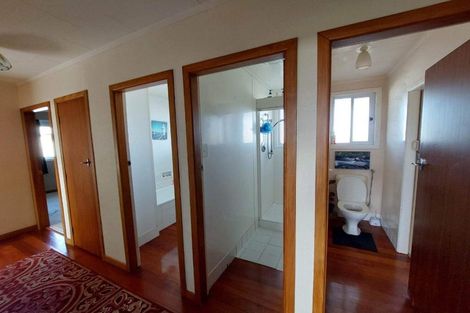 Photo of property in 15 Manu Crescent, Upper Vogeltown, New Plymouth, 4310