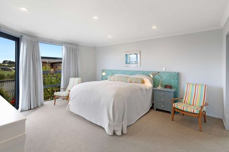 Photo of property in 107 Ruapehu Drive, Fitzherbert, Palmerston North, 4410