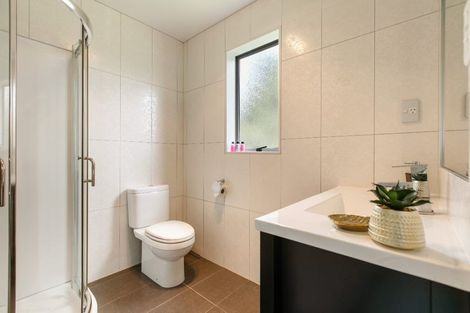 Photo of property in 113e Sunnyside Road, Sunnyvale, Auckland, 0612