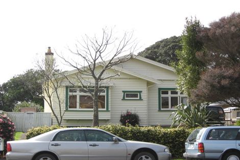 Photo of property in 13 Pukenui Street, Strandon, New Plymouth, 4312