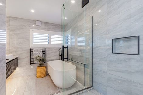 Photo of property in 2/30 Firth Road, Torbay, Auckland, 0630