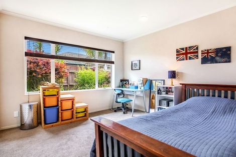 Photo of property in 34 Stranraer Crescent, Wattle Downs, Auckland, 2103