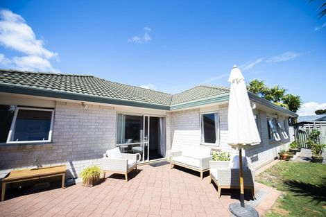 Photo of property in 1/11 Keswick Close, Northpark, Auckland, 2013