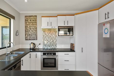 Photo of property in 49 Pelorus Street, Welcome Bay, Tauranga, 3112