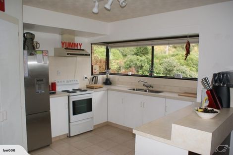 Photo of property in 20 Taupata Street, Redcliffs, Christchurch, 8081