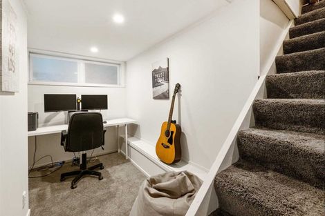 Photo of property in 12 Eastglen Road, Glen Eden, Auckland, 0602