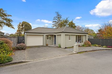 Photo of property in 2 Woodfield Lane, Redwood, Christchurch, 8051