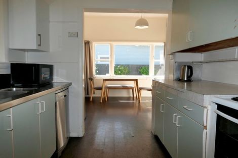 Photo of property in 65 Amohia Street, Paraparaumu, 5032