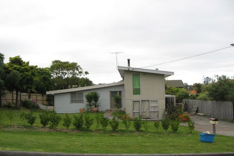 Photo of property in 3/23 Brixton Road, Manly, Whangaparaoa, 0930