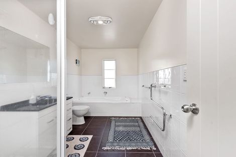 Photo of property in 1/47 Marine Parade, Mount Maunganui, 3116