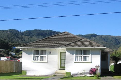 Photo of property in 137 George Street, Stokes Valley, Lower Hutt, 5019