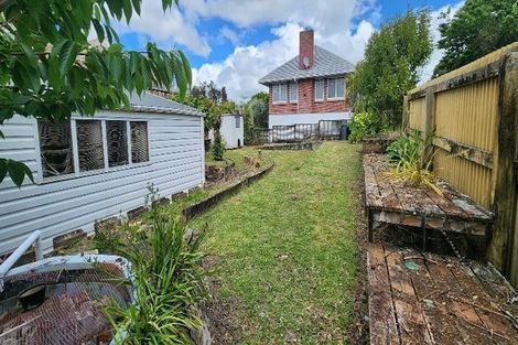 Photo of property in 48 Taikata Road, Te Atatu Peninsula, Auckland, 0610