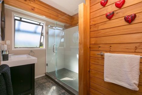 Photo of property in 318 Manutahi Road, Lepperton, New Plymouth, 4372