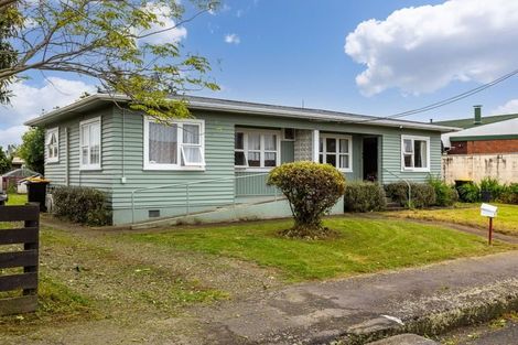 Photo of property in 11 Tararua Street, Pahiatua, 4910