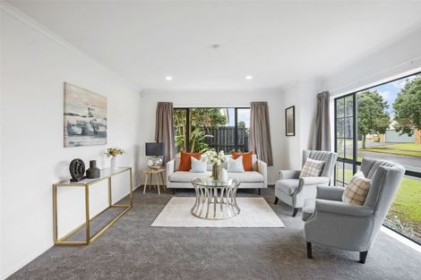 Photo of property in 34 Sandwick Drive, Weymouth, Auckland, 2103