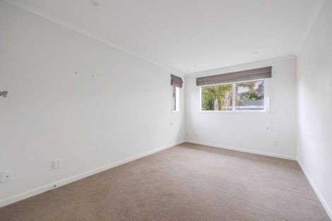 Photo of property in 2/17 Bevyn Street, Castor Bay, Auckland, 0620