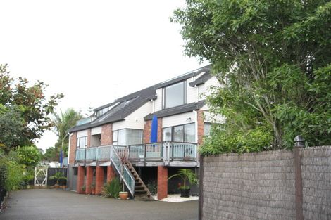 Photo of property in 63 Uxbridge Road, Mellons Bay, Auckland, 2014