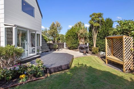 Photo of property in 6a Hurst Place, Parklands, Christchurch, 8083