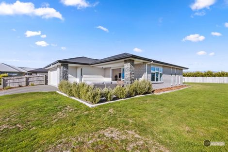 Photo of property in 12 Gardner Place, Otaki, 5512