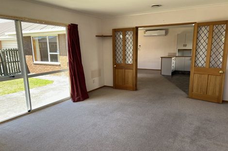 Photo of property in 2/3 Claverley Gardens, Avonhead, Christchurch, 8042