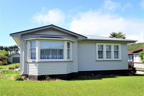 Photo of property in 8 Warburton Street, Karoro, Greymouth, 7805