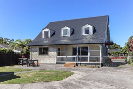 Photo of property in 24 Kowhai Street, Inglewood, 4330