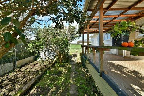 Photo of property in 128a Parkhurst Road, Parakai, 0830