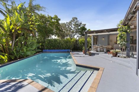 Photo of property in 98 Aberdeen Road, Campbells Bay, Auckland, 0620