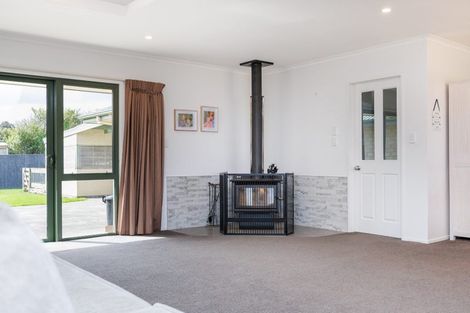 Photo of property in 4 Paradise Avenue, Feilding, 4775