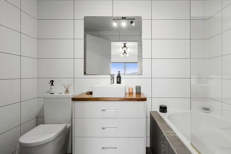 Photo of property in 3 Fore Street, Kaiwharawhara, Wellington, 6035