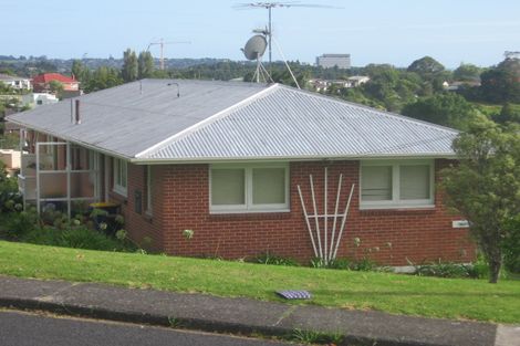 Photo of property in 52 Exmouth Road, Northcote, Auckland, 0627