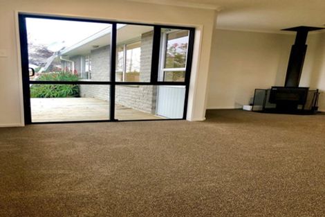 Photo of property in 33 Pensacola Crescent, Broomfield, Christchurch, 8042