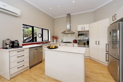 Photo of property in 29 Midhurst Avenue, Henderson, Auckland, 0612
