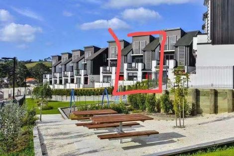 Photo of property in 2/10 Silver Moon Road, Albany Heights, Auckland, 0632