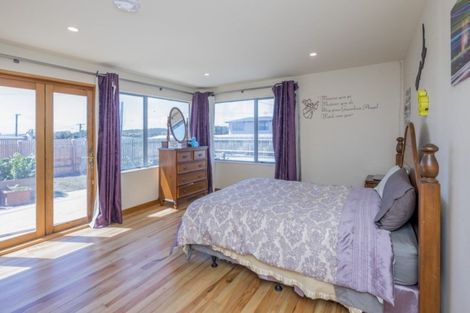 Photo of property in 14 Marine Parade South, Foxton Beach, Foxton, 4815