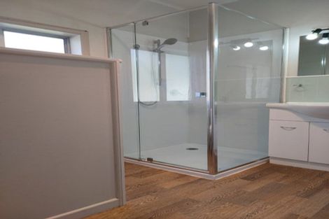 Photo of property in 42 Archibald Road, Kelston, Auckland, 0602