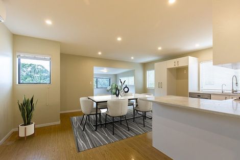 Photo of property in 2/75 Clovelly Road, Bucklands Beach, Auckland, 2012