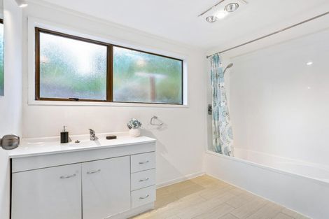 Photo of property in 42 Glenbervie Crescent, Massey, Auckland, 0614