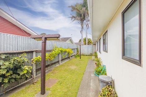 Photo of property in 2/29 Wellesley Road, Napier South, Napier, 4110