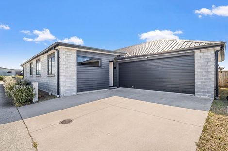 Photo of property in 1 Harp Place, Papamoa, 3118