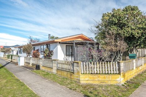 Photo of property in 33 Alma Road, Gonville, Whanganui, 4501
