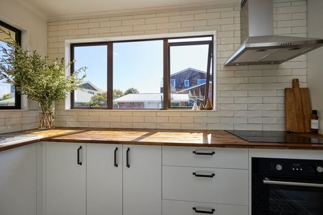 Photo of property in 37a Kotare Place, South Bay, Kaikoura, 7300