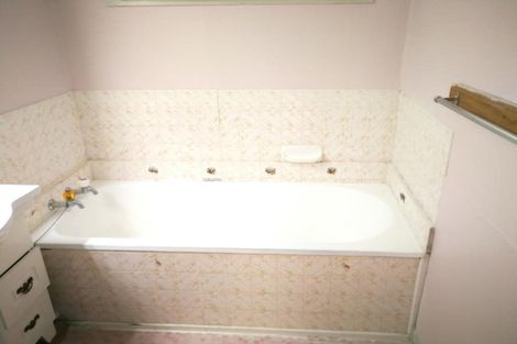 Photo of property in 40 West Coast Road, Glen Eden, Auckland, 0602