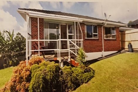 Photo of property in 1/86 Lincoln Park Avenue, Massey, Auckland, 0614