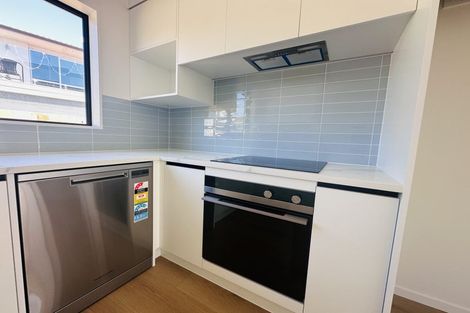 Photo of property in 1/1088 Beach Road, Torbay, Auckland, 0630