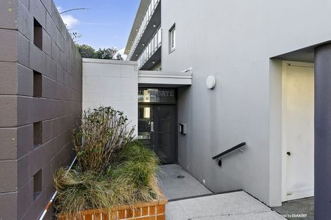Photo of property in Kingsgate Flats, 10 Austin Street, Mount Victoria, Wellington, 6011